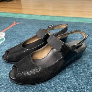 Anyi Lu Black Wedge Sandal Shoe size 37 EU 6.5 US